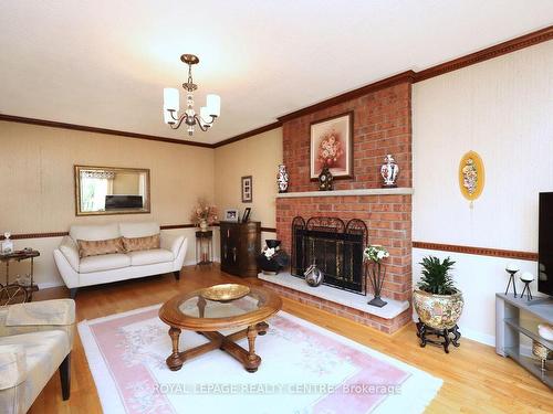 4184 Tall Pine Crt, Mississauga, ON - Indoor Photo Showing Living Room With Fireplace