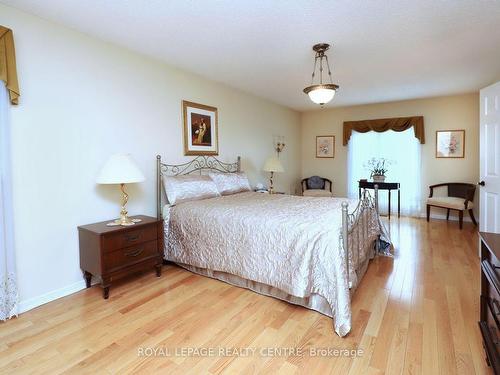 4184 Tall Pine Crt, Mississauga, ON - Indoor Photo Showing Bedroom