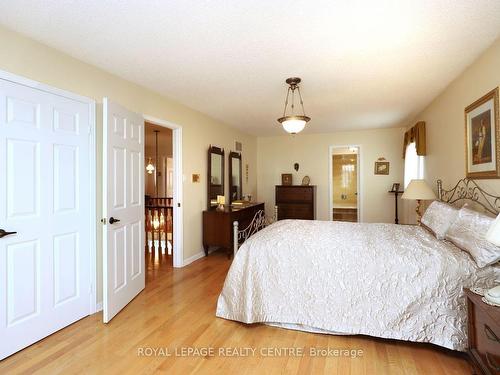 4184 Tall Pine Crt, Mississauga, ON - Indoor Photo Showing Bedroom