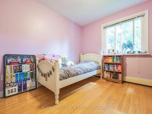 7 Gifford St, Orangeville, ON - Indoor Photo Showing Bedroom