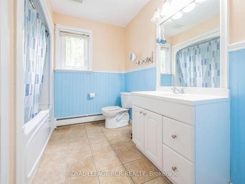 7 Gifford St, Orangeville, ON - Indoor Photo Showing Bathroom