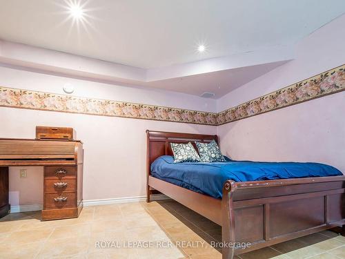 7 Gifford St, Orangeville, ON - Indoor Photo Showing Bedroom