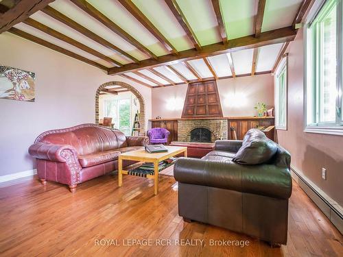 7 Gifford St, Orangeville, ON - Indoor Photo Showing Living Room With Fireplace