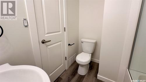 1554 Montague Street, Regina, SK - Indoor Photo Showing Bathroom