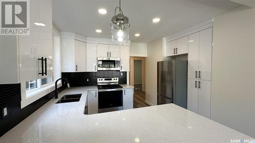 1554 Montague Street, Regina, SK - Indoor Photo Showing Kitchen With Stainless Steel Kitchen With Upgraded Kitchen