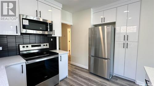 1554 Montague Street, Regina, SK - Indoor Photo Showing Kitchen With Stainless Steel Kitchen With Upgraded Kitchen