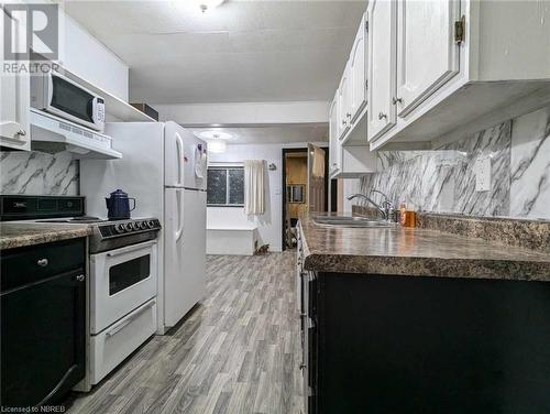 214 Fotheringham Avenue, Atikokan, ON - Indoor Photo Showing Kitchen