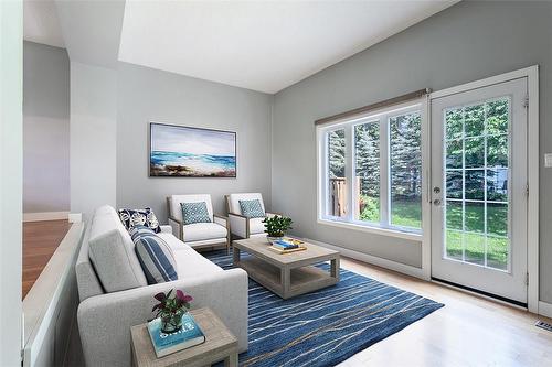 2 Briar Lane, Dundas, ON - Indoor Photo Showing Living Room