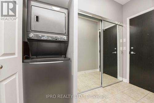 2206 - 388 Prince Of Wales Drive, Mississauga, ON - Indoor Photo Showing Laundry Room