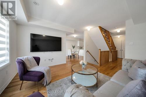 257 Lord Elgin Lane, Clarington, ON - Indoor Photo Showing Living Room