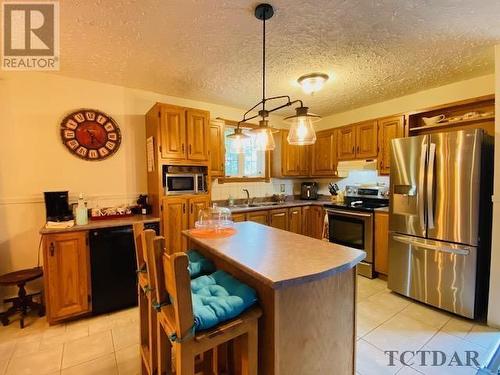 43 Radisson Cres, Kapuskasing, ON - Indoor Photo Showing Kitchen With Double Sink