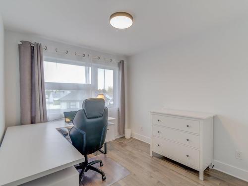 Bedroom - 101 Rue Georges-Estu, Lavaltrie, QC - Indoor Photo Showing Office