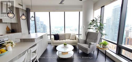3908 - 5 St Joseph Street, Toronto, ON - Indoor Photo Showing Living Room