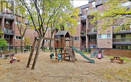 311 - 16A Elgin Street, Markham (Thornhill), ON - Outdoor