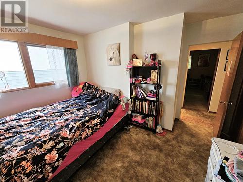 700 12Th  S Avenue, Cranbrook, BC - Indoor Photo Showing Bedroom