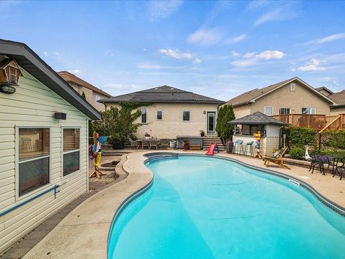 116 Bridgetown Drive, Winnipeg, MB - Outdoor With In Ground Pool With Backyard With Exterior