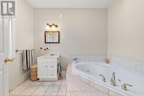 1407 Tracey'S Hill Road, Kawartha Lakes, ON - Indoor Photo Showing Bathroom