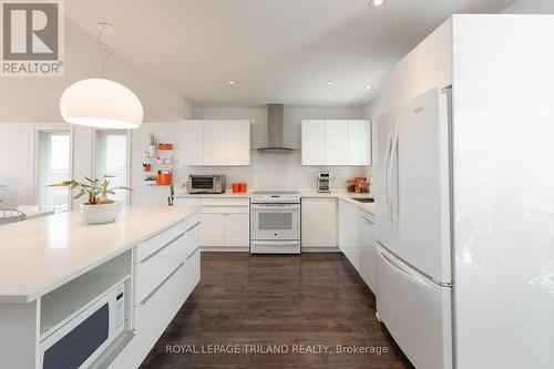 669 Upper Queen Street, London, ON - Indoor Photo Showing Kitchen