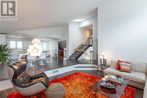 669 Upper Queen Street, London, ON - Indoor Photo Showing Living Room