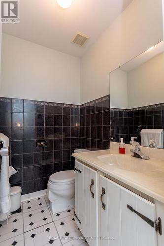 100 - 700 Osgoode Drive, London, ON - Indoor Photo Showing Bathroom