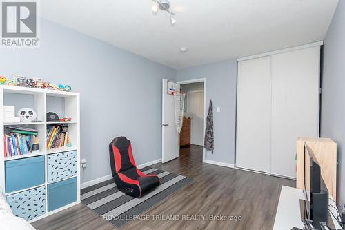 100 - 700 Osgoode Drive, London, ON - Indoor