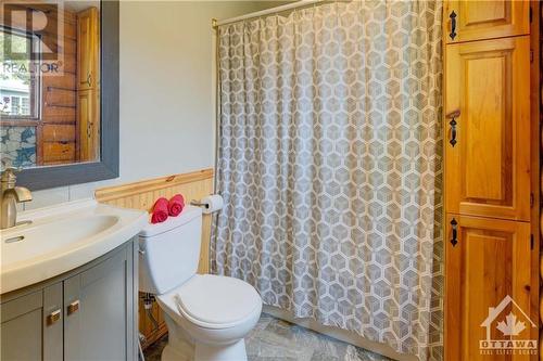 117 Bay Street, Carleton Place, ON - Indoor Photo Showing Bathroom