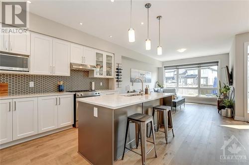 377 Memorial Grove, Ottawa, ON - Indoor Photo Showing Kitchen With Upgraded Kitchen