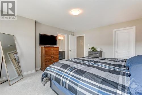 377 Memorial Grove, Ottawa, ON - Indoor Photo Showing Bedroom