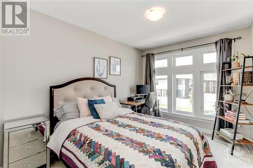 377 Memorial Grove, Ottawa, ON - Indoor Photo Showing Bedroom