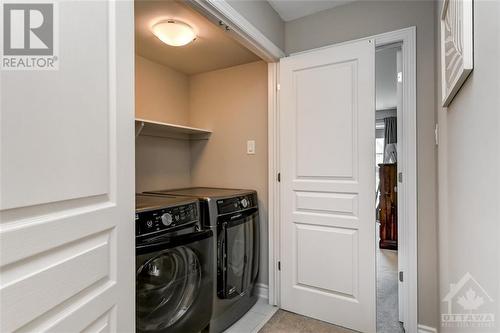 377 Memorial Grove, Ottawa, ON - Indoor Photo Showing Laundry Room