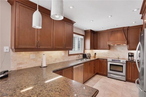 70 Monte Drive, Hamilton, ON - Indoor Photo Showing Kitchen With Double Sink