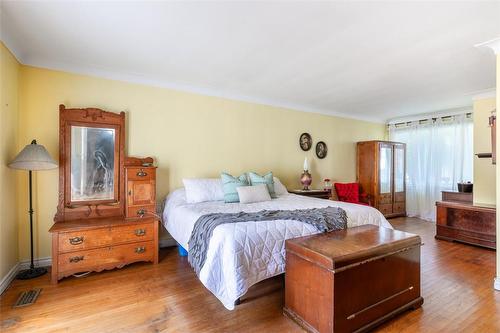 475 Mayzel Road, Burlington, ON - Indoor Photo Showing Bedroom