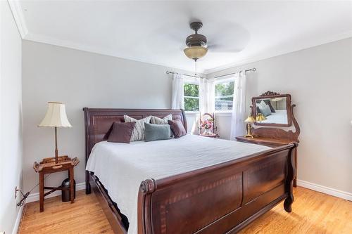 475 Mayzel Road, Burlington, ON - Indoor Photo Showing Bedroom