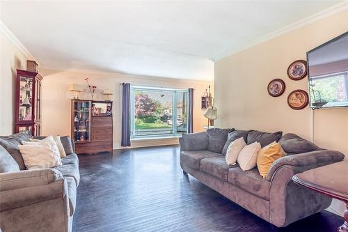 475 Mayzel Road, Burlington, ON - Indoor Photo Showing Living Room