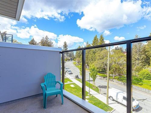 406-1450 Glentana Rd, View Royal, BC - Outdoor