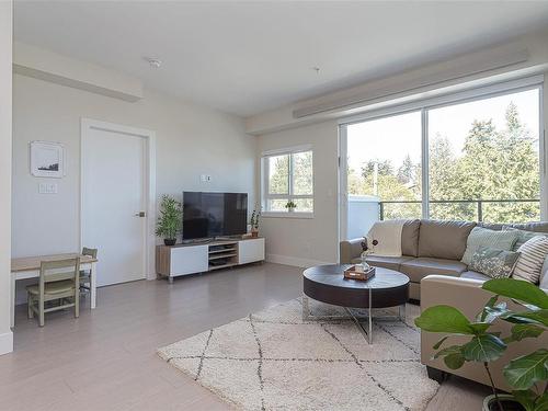 406-1450 Glentana Rd, View Royal, BC - Indoor Photo Showing Living Room
