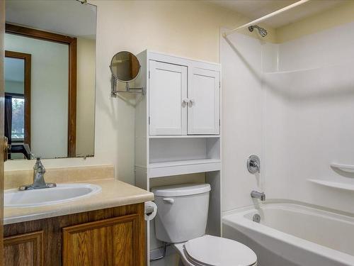 303-3108 Barons Rd, Nanaimo, BC - Indoor Photo Showing Bathroom