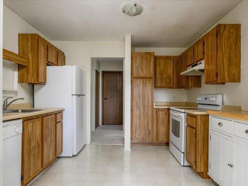 303-3108 Barons Rd, Nanaimo, BC - Indoor Photo Showing Kitchen