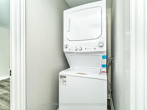 15 Crokett Dr, Brampton, ON - Indoor Photo Showing Laundry Room