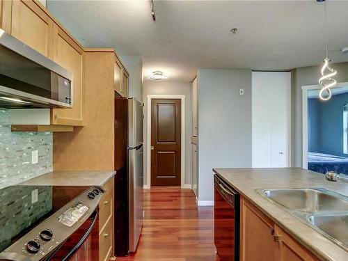 313-555 Franklyn St, Nanaimo, BC - Indoor Photo Showing Kitchen