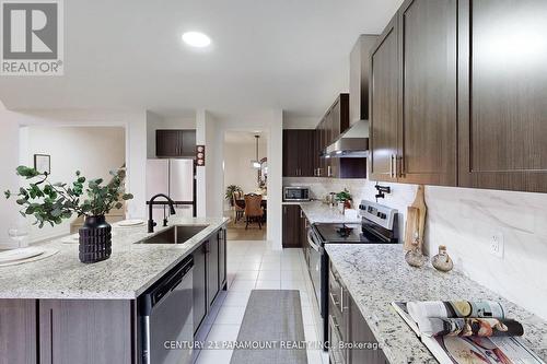 1541 Prentice Road, Innisfil, ON - Indoor Photo Showing Kitchen With Upgraded Kitchen