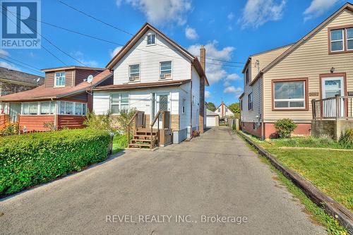 5267 Mcrae Street, Niagara Falls, ON - Outdoor With Facade