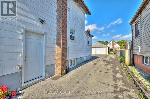 5267 Mcrae Street, Niagara Falls, ON - Outdoor With Exterior