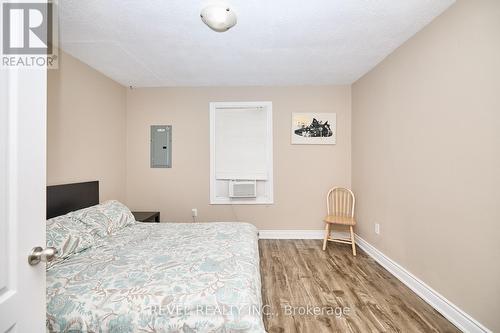 5267 Mcrae Street, Niagara Falls, ON - Indoor Photo Showing Bedroom