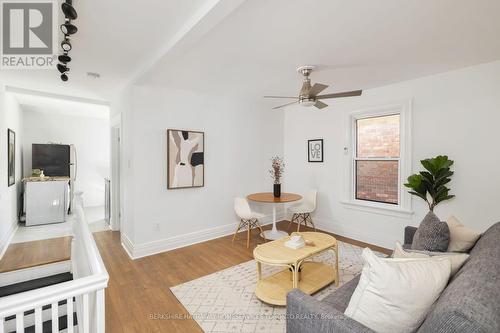 355 Lansdowne Avenue, Toronto, ON - Indoor Photo Showing Living Room