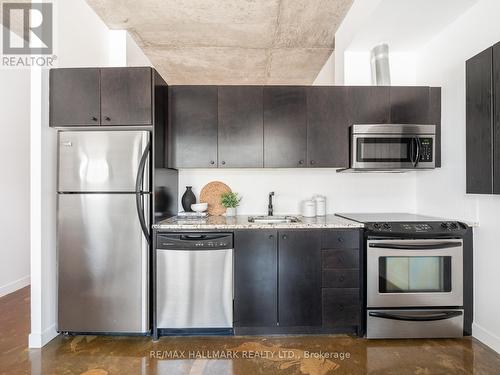 601 - 201 Carlaw Avenue, Toronto, ON - Indoor Photo Showing Kitchen With Stainless Steel Kitchen