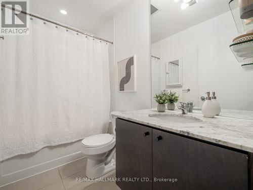 601 - 201 Carlaw Avenue, Toronto, ON - Indoor Photo Showing Bathroom