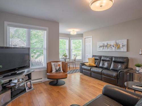 Living room - 641 162E Rue, Saint-Georges, QC - Indoor Photo Showing Living Room