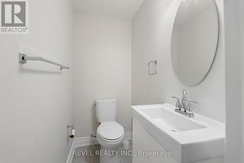 6139 Summer Street, Niagara Falls, ON - Indoor Photo Showing Bathroom
