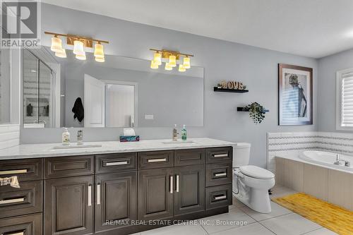 140 Oak Park Drive, Waterloo, ON - Indoor Photo Showing Bathroom